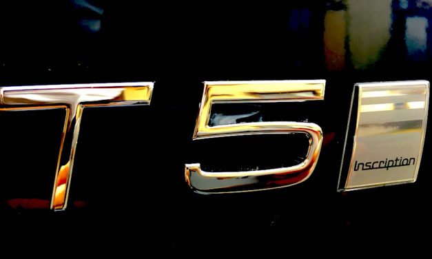 【世界一信憑性なし】Volvo 新型 V60 T5 Momentum と Inscription を車ど素人が比較