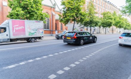 【Volvo オーナーは見た！】本国スウェーデンで New V60 のホワイトが見当たらない！