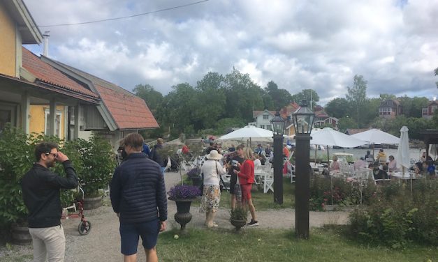 【ストックホルム一のカフェ！？】Vaxholms Hembygdsgårds Café で大海原と群島をのぞむ