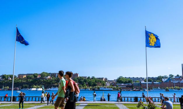 【北欧レンガ建築の象徴】ストックホルム市庁舎の昼と夜の顔のギャップが凄まじい