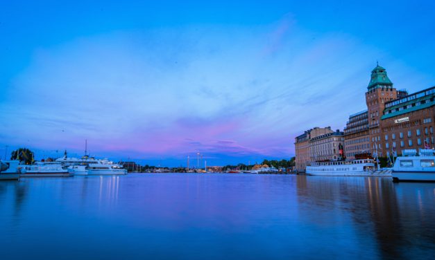 【極上の夕日】Nybroviken（small bay）沿いでストックホルムの港散歩を満喫！