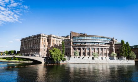 スウェーデンの要塞過ぎる国会議事堂は北欧建築の象徴！